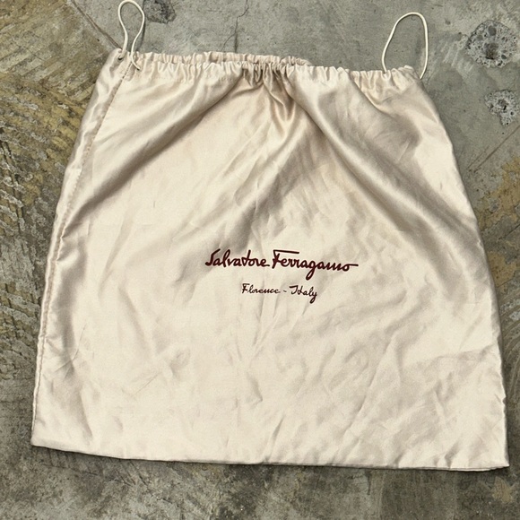 Salvatore Ferragamo silky duster with drawstrings - Picture 2 of 6